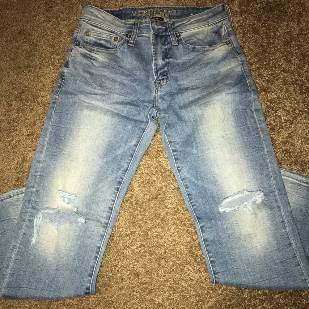 American Eagle distressed jeans